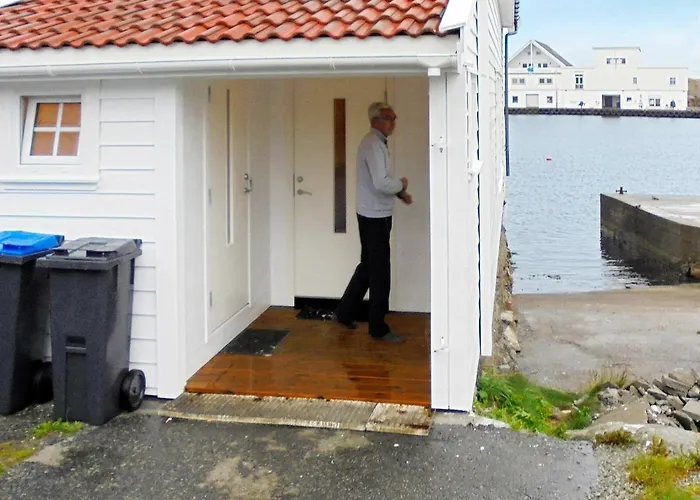 7 Person In Utsira-by Traum